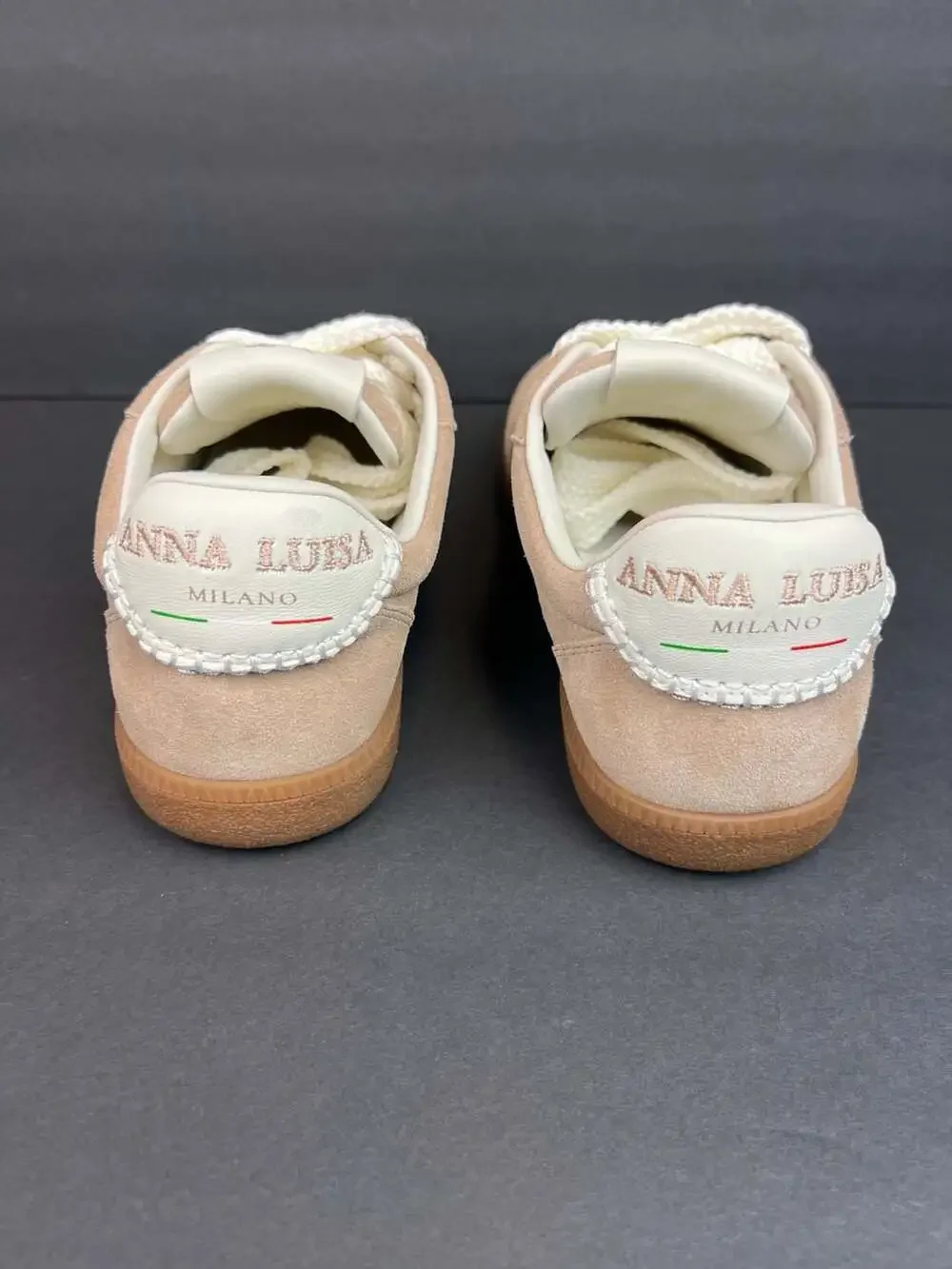 Anna Luisa Milano Suede Gum Sole Low-Top Sneakers Women’s US Size 11
